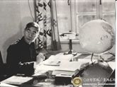 郭永怀在办公