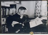 郭永怀在力学所办公室