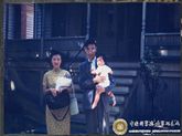 1956年10月郭永怀夫妇与女儿郭芹回国经过日本时在Tani教授家门口